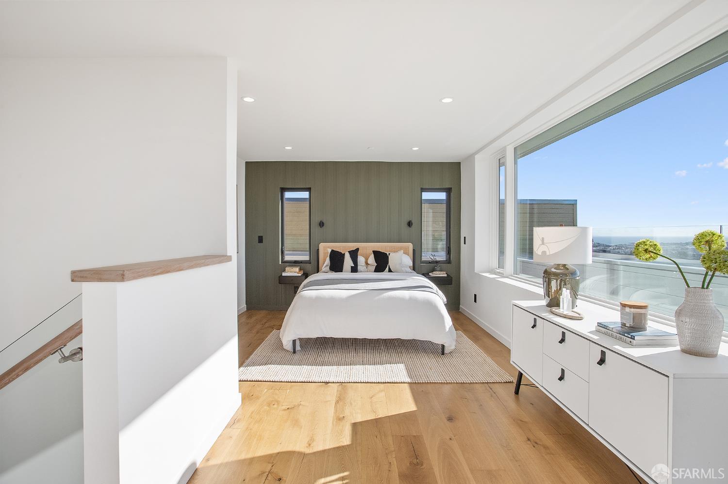 Detail Gallery Image 6 of 29 For 495 Chapman St, San Francisco,  CA 94110 - 4 Beds | 3 Baths