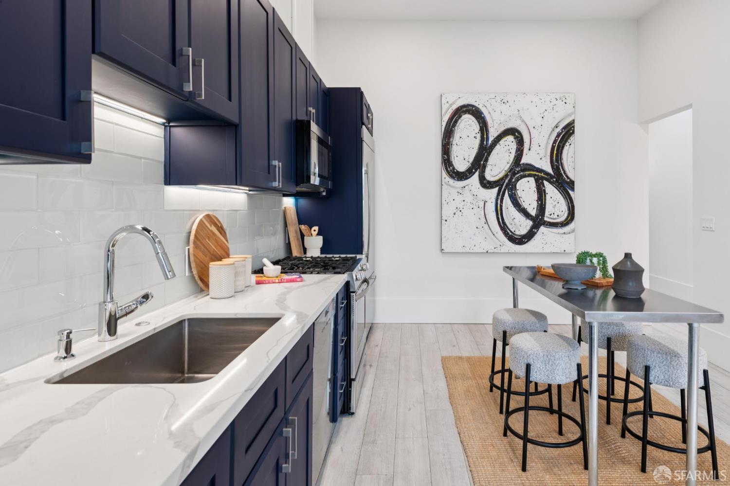 Detail Gallery Image 24 of 46 For 751 Capp St, San Francisco,  CA 94110 - 5 Beds | 3 Baths