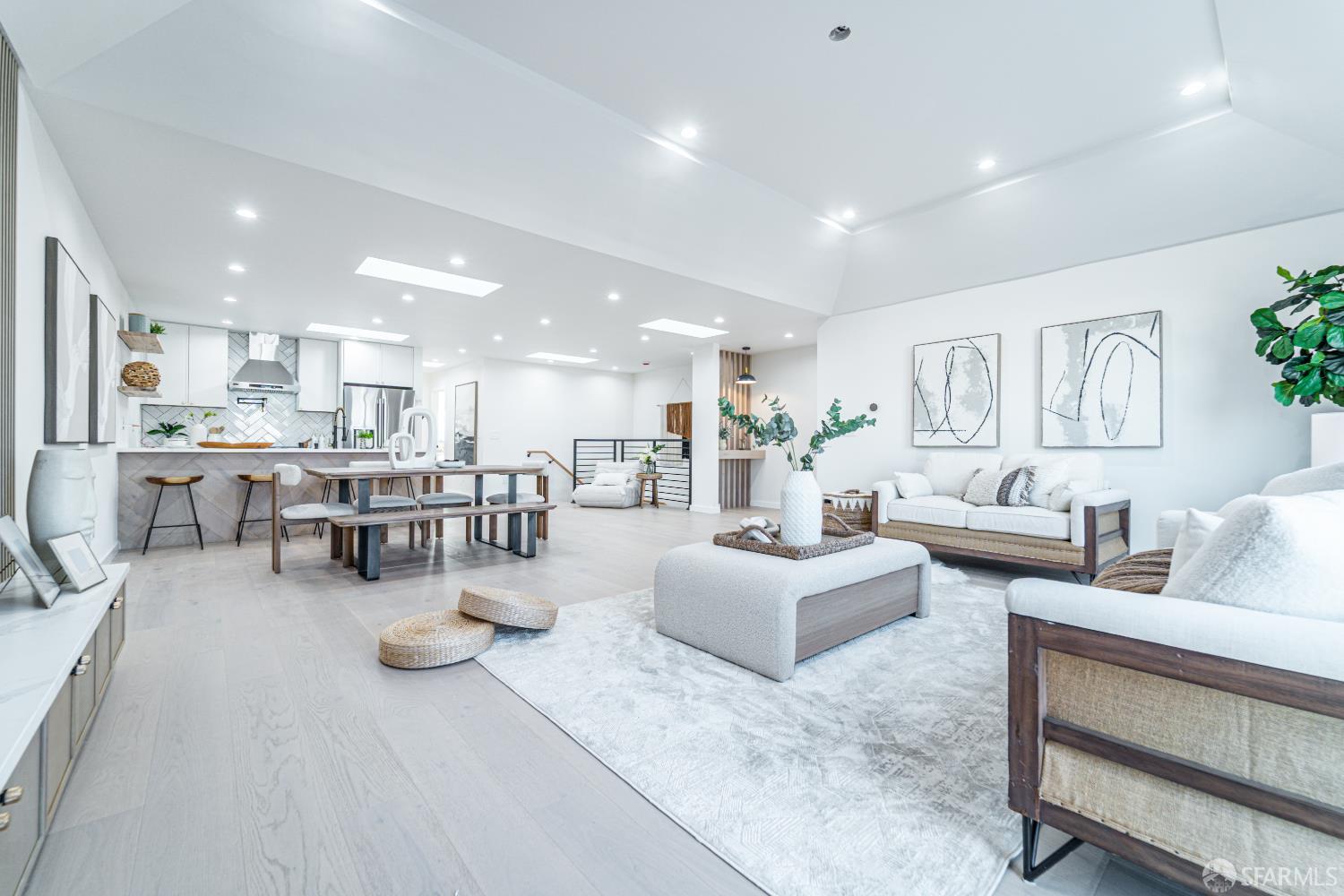 Detail Gallery Image 5 of 90 For 3419 Ulloa St, San Francisco,  CA 94116 - 4 Beds | 4 Baths