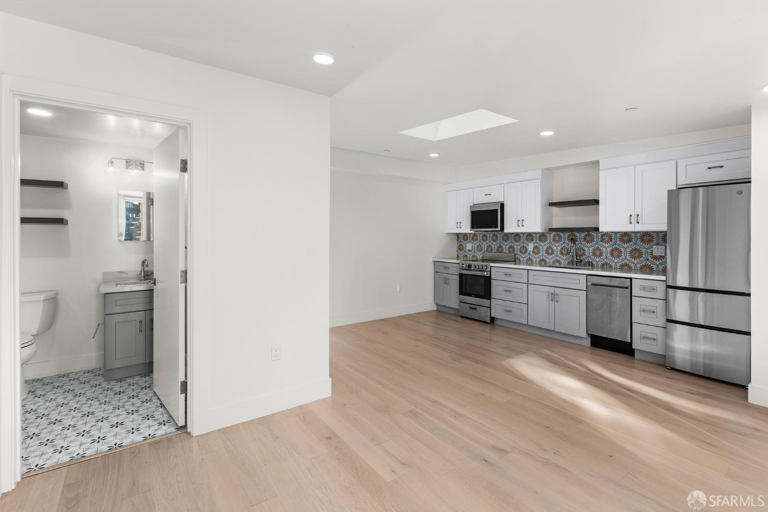 Detail Gallery Image 12 of 16 For 3763 Cesar Chavez St, San Francisco,  CA 94110 - – Beds | – Baths