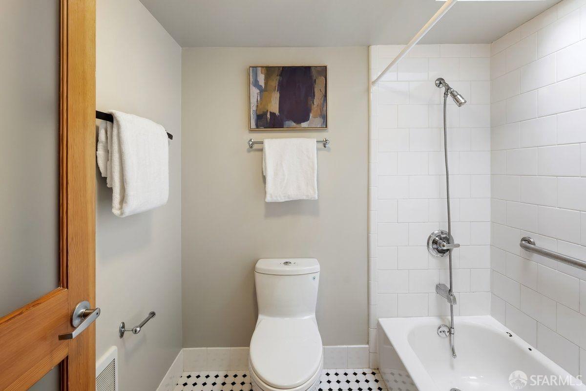 Photo #38: 425093289 Listing: Photo #38