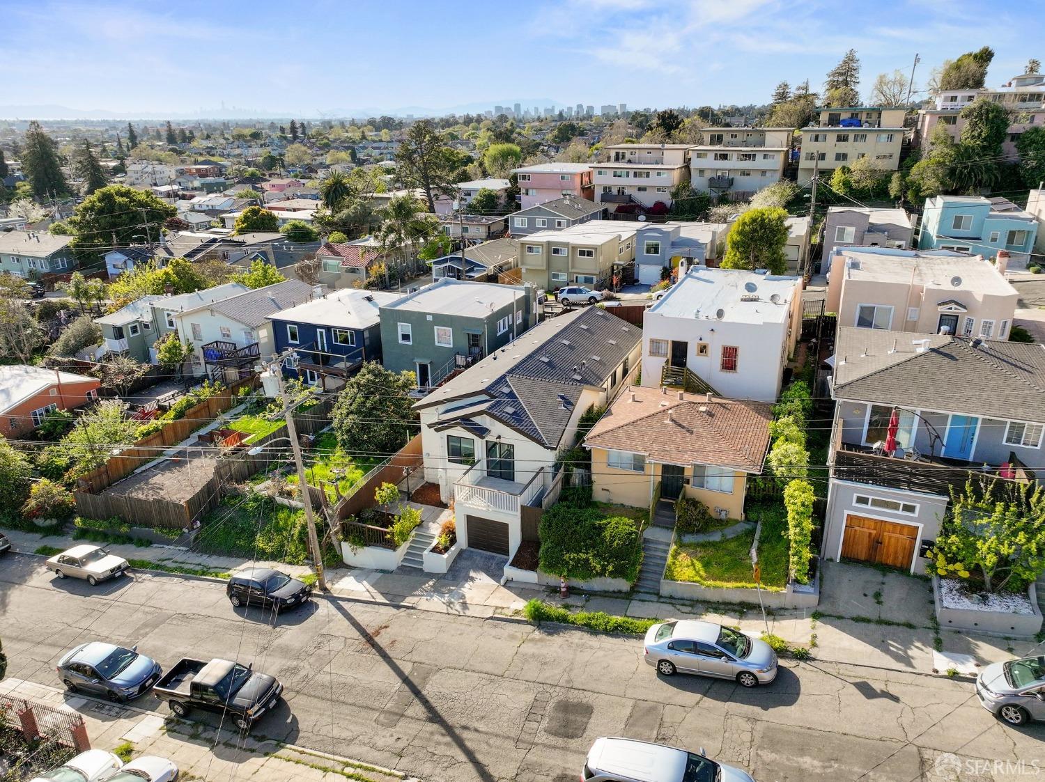Detail Gallery Image 49 of 55 For 2469 Potter St, Oakland,  CA 94601 - 3 Beds | 4/1 Baths