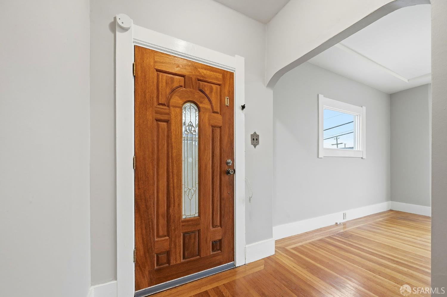 Detail Gallery Image 5 of 30 For 112 Ellington Ave, San Francisco,  CA 94112 - 2 Beds | 1 Baths