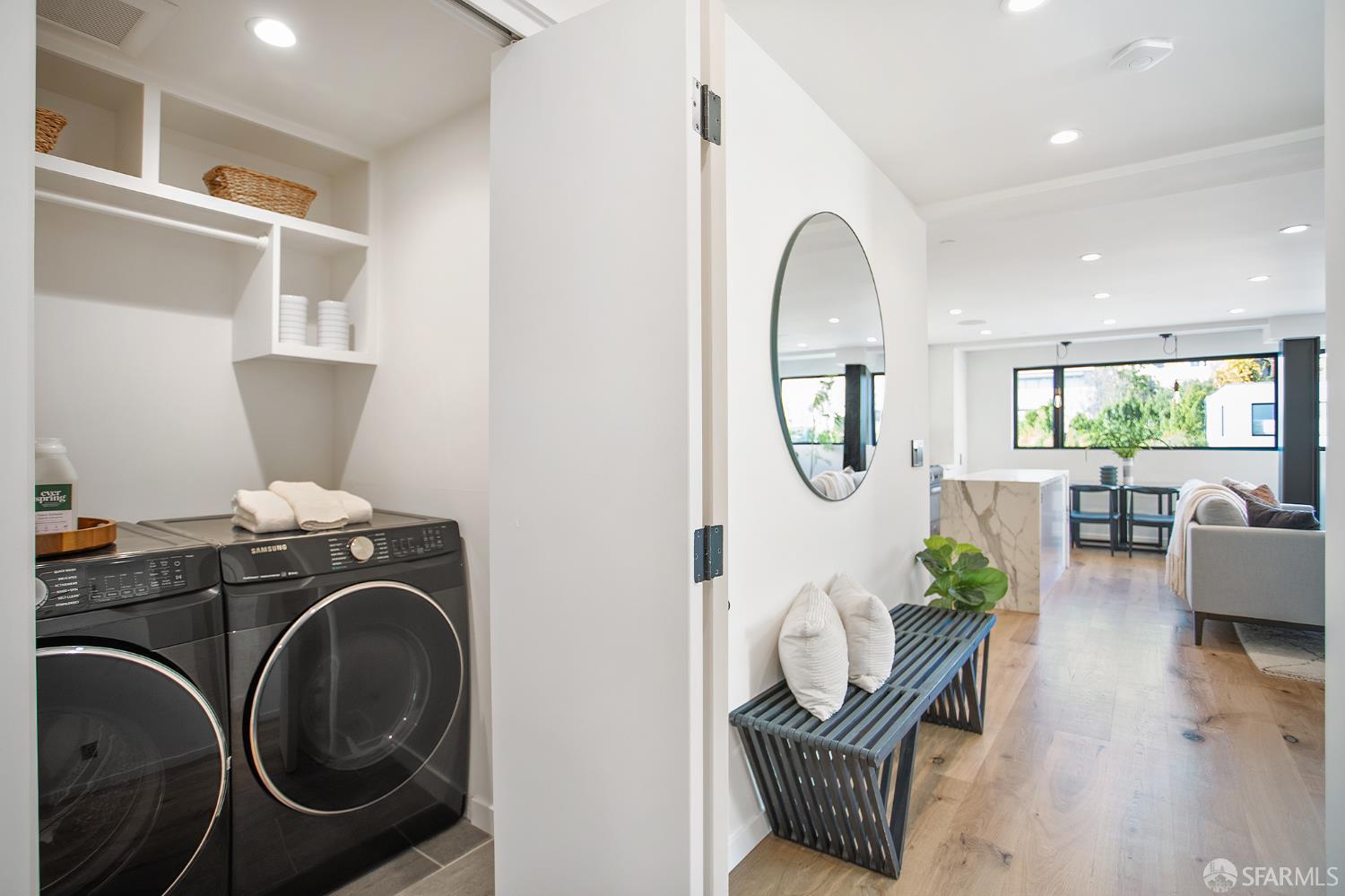 Detail Gallery Image 5 of 29 For 495 Chapman St, San Francisco,  CA 94110 - 4 Beds | 3 Baths