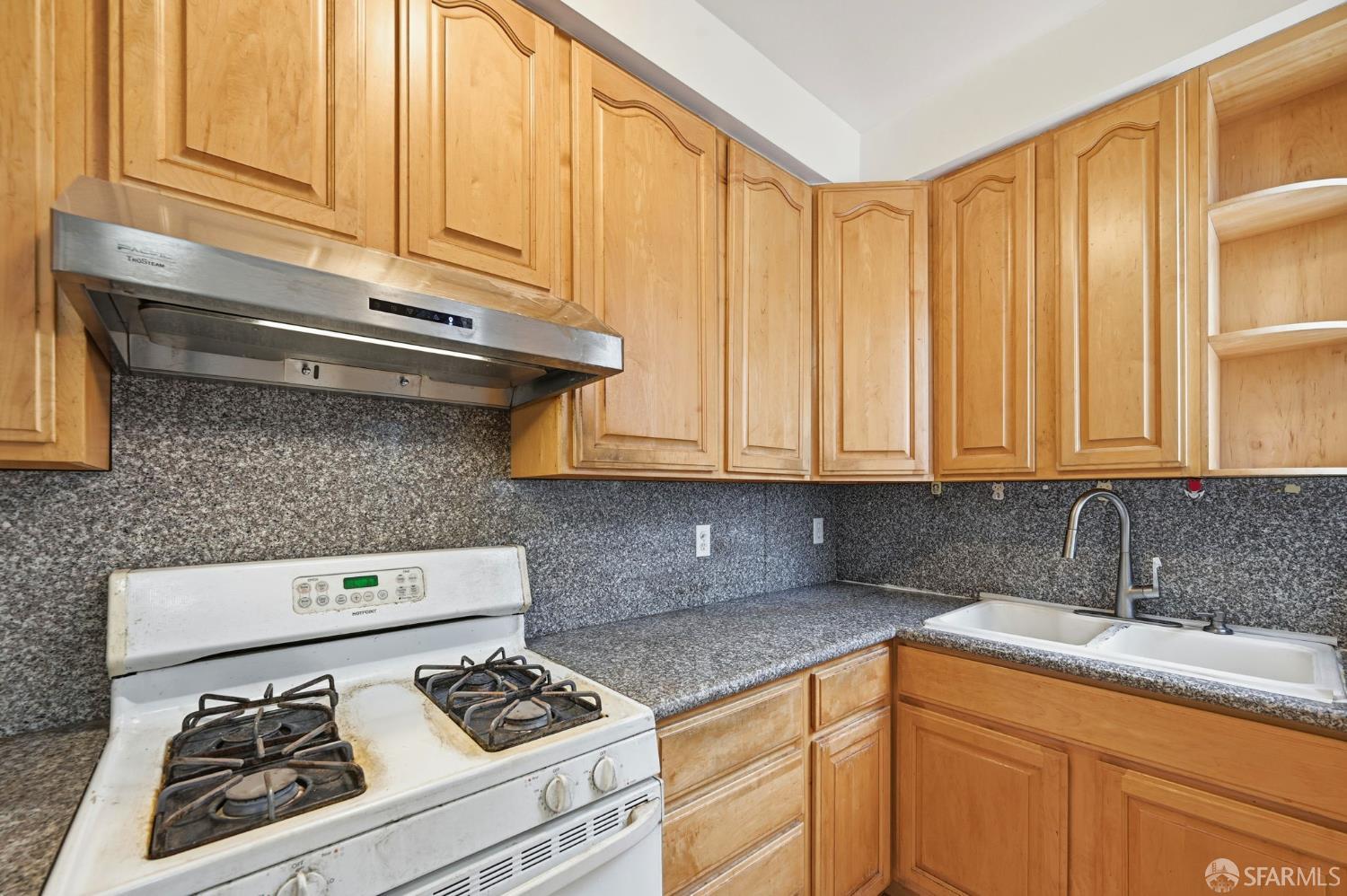 Detail Gallery Image 11 of 30 For 112 Ellington Ave, San Francisco,  CA 94112 - 2 Beds | 1 Baths