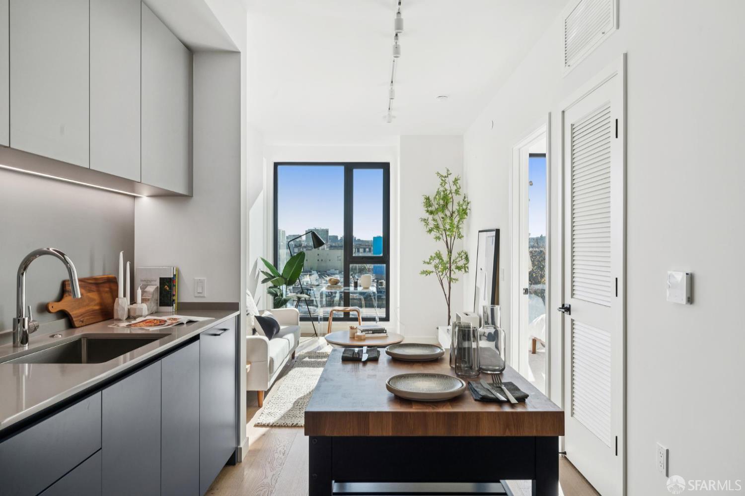 988 Harrison Street Unit: JR7