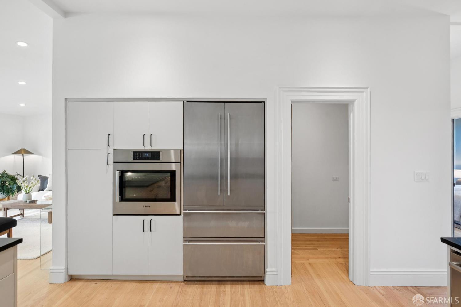 Detail Gallery Image 18 of 75 For 570 Precita Ave, San Francisco,  CA 94110 - 4 Beds | 2/1 Baths