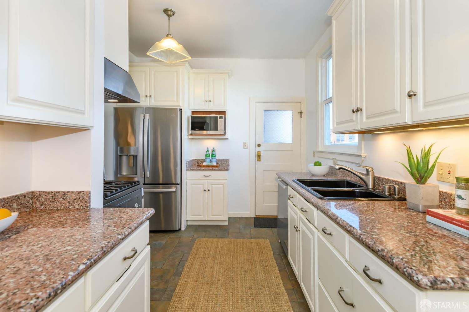 Detail Gallery Image 11 of 23 For 166 Palm Ave #4,  San Francisco,  CA 94118 - 2 Beds | 1 Baths