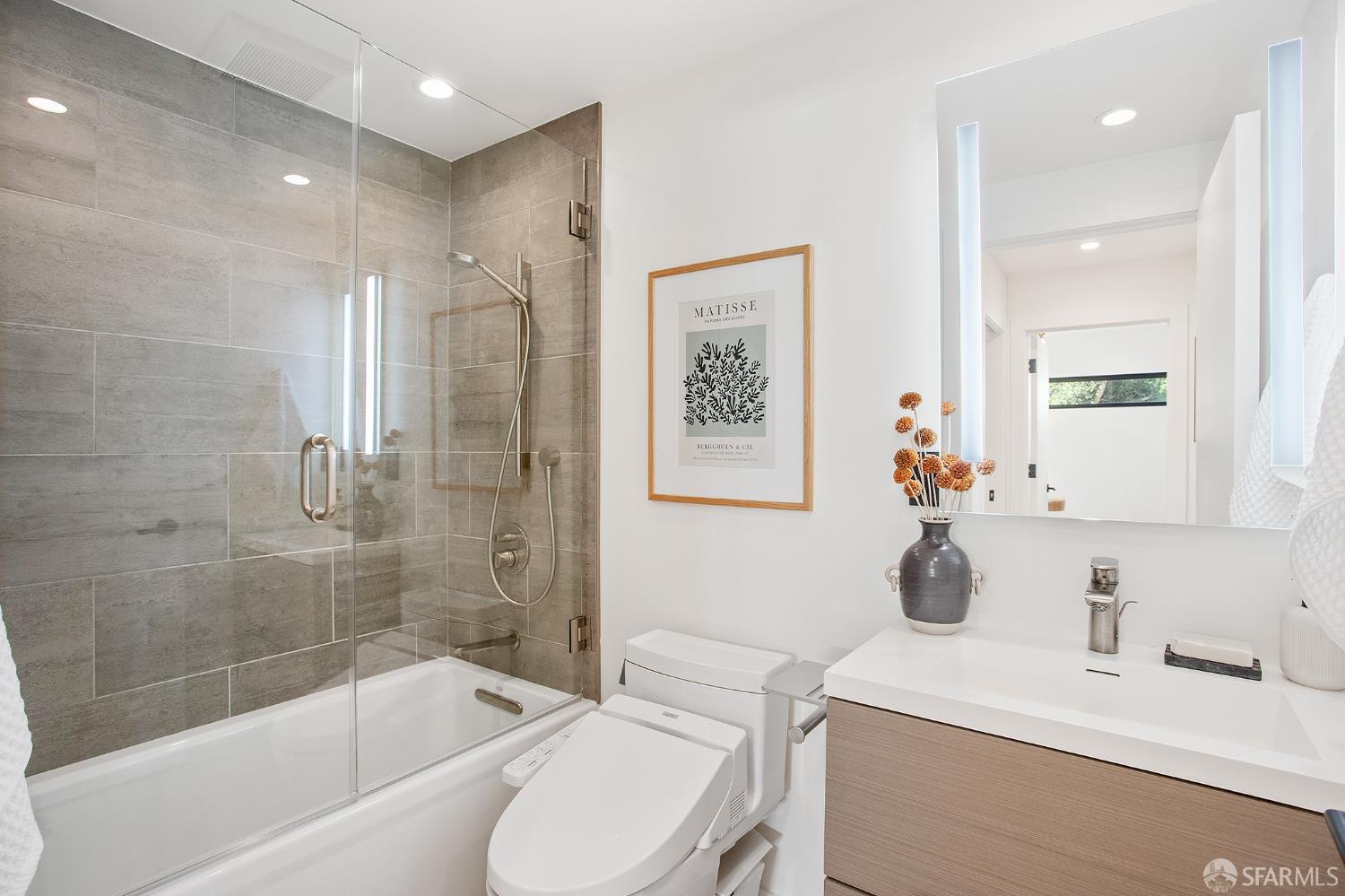 Detail Gallery Image 17 of 29 For 495 Chapman St, San Francisco,  CA 94110 - 4 Beds | 3 Baths