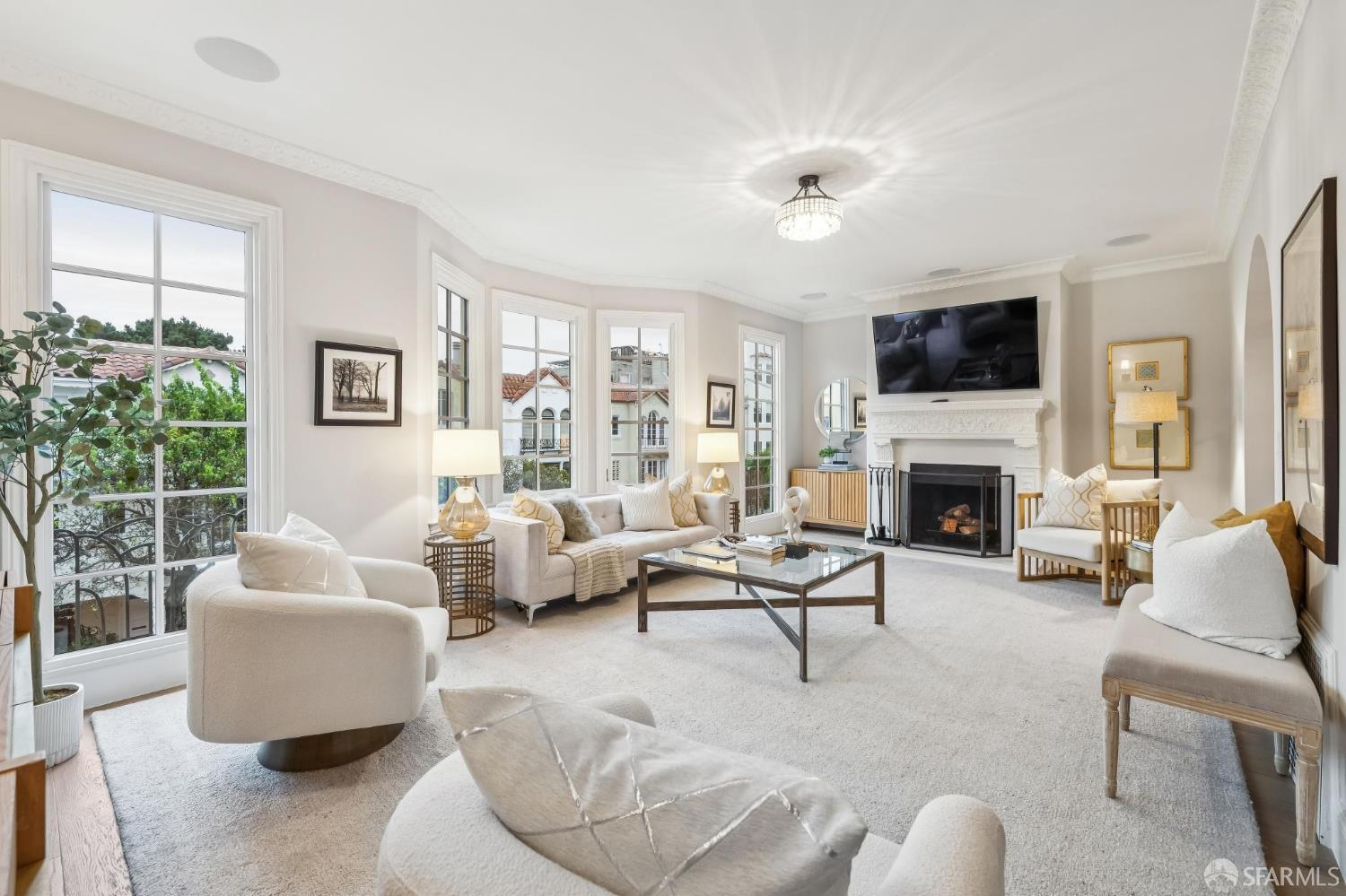 Detail Gallery Image 8 of 52 For 3641 Webster St, San Francisco,  CA 94123 - 2 Beds | 1/1 Baths