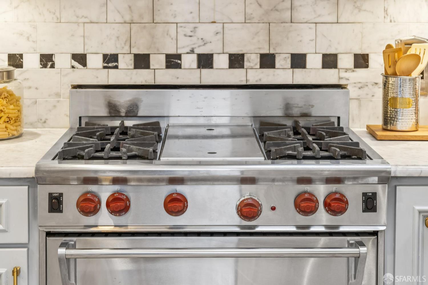 Detail Gallery Image 27 of 52 For 3641 Webster St, San Francisco,  CA 94123 - 2 Beds | 1/1 Baths