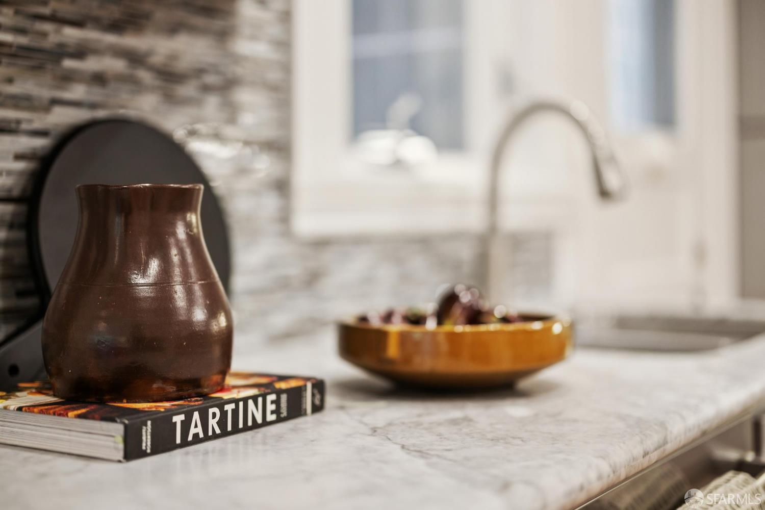 Detail Gallery Image 33 of 65 For 221 Noe St #3,  San Francisco,  CA 94114 - 1 Beds | 1 Baths