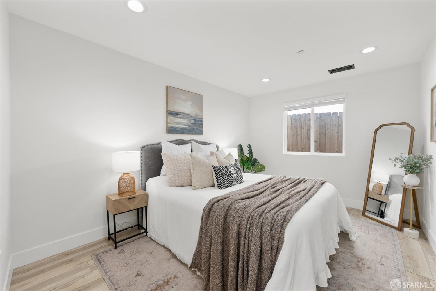 Detail Gallery Image 22 of 55 For 2469 Potter St, Oakland,  CA 94601 - 3 Beds | 4/1 Baths