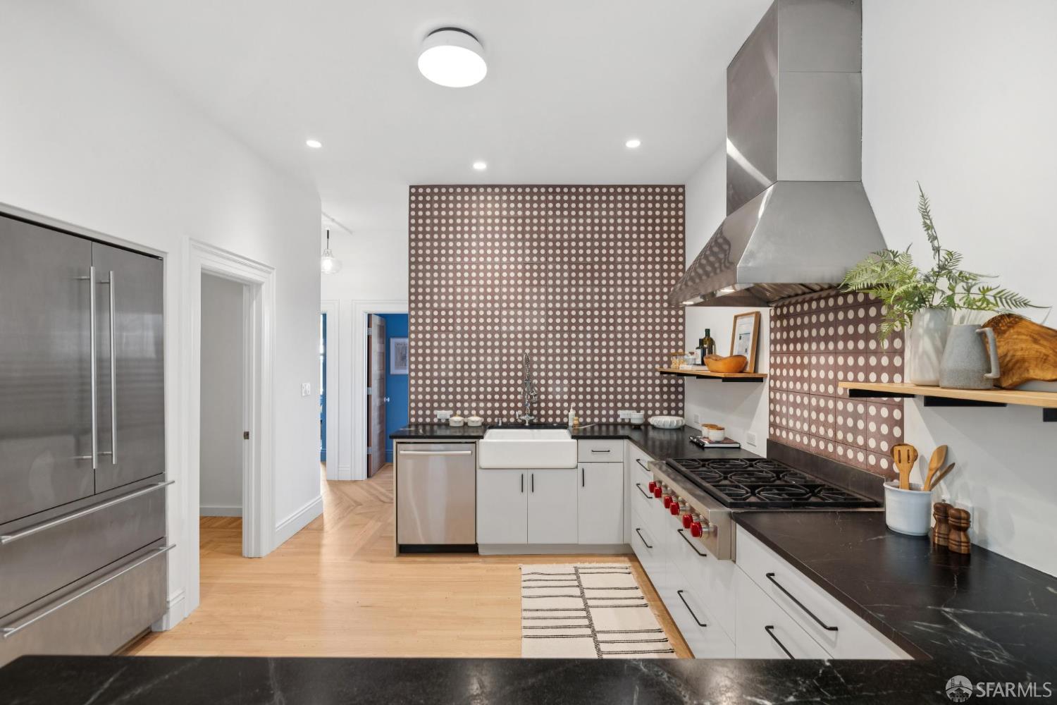 Detail Gallery Image 17 of 75 For 570 Precita Ave, San Francisco,  CA 94110 - 4 Beds | 2/1 Baths