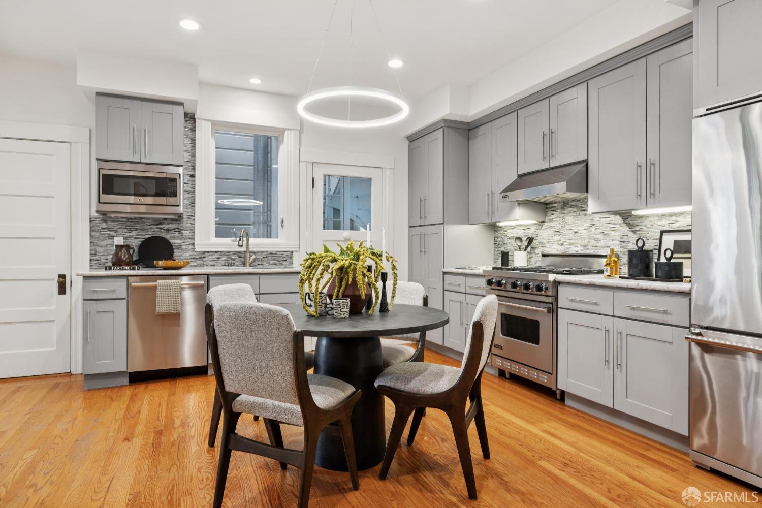 Detail Gallery Image 11 of 65 For 221 Noe St #3,  San Francisco,  CA 94114 - 1 Beds | 1 Baths