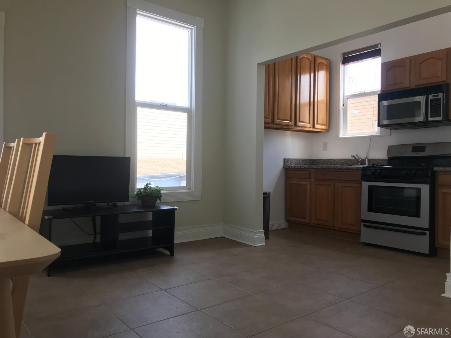 Detail Gallery Image 5 of 29 For 106 Sadowa St, San Francisco,  CA 94112 - – Beds | – Baths