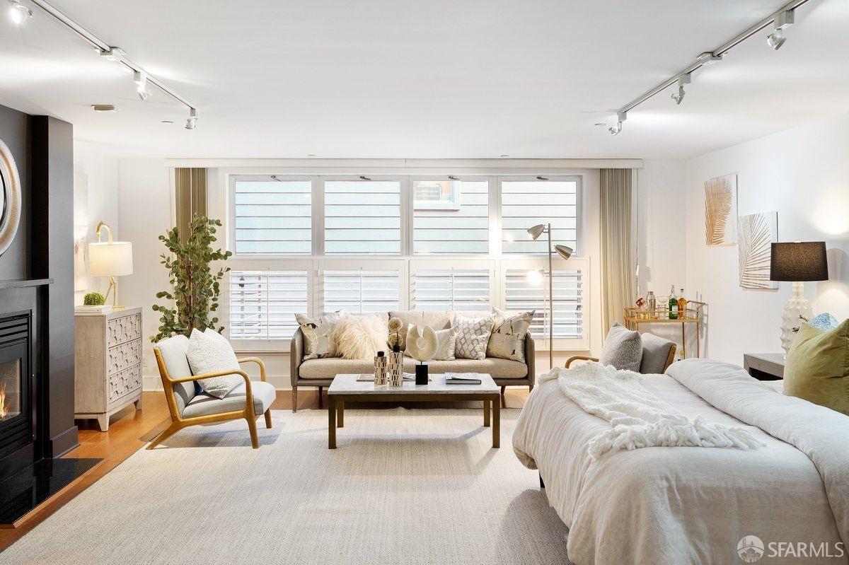 Photo #43: 425093289 Listing: Photo #43