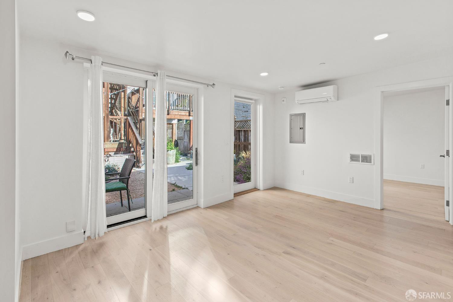 Detail Gallery Image 8 of 16 For 3763 Cesar Chavez St, San Francisco,  CA 94110 - – Beds | – Baths