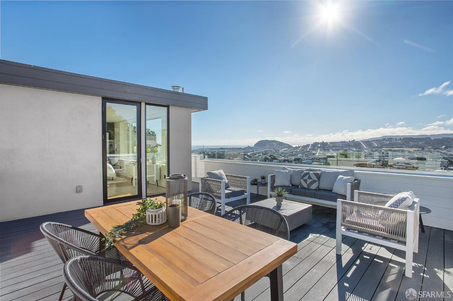 Detail Gallery Image 10 of 29 For 495 Chapman St, San Francisco,  CA 94110 - 4 Beds | 3 Baths