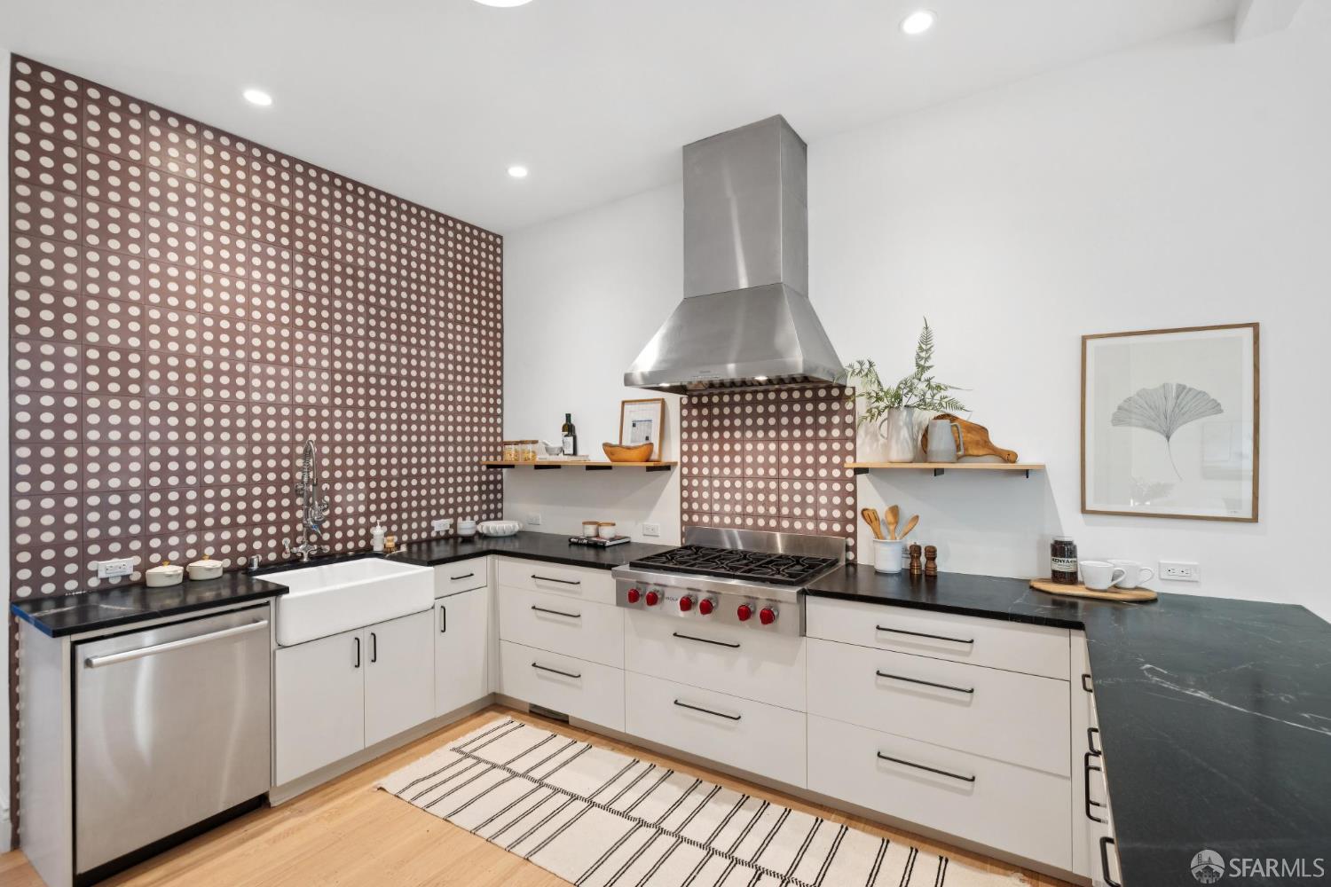 Detail Gallery Image 14 of 75 For 570 Precita Ave, San Francisco,  CA 94110 - 4 Beds | 2/1 Baths