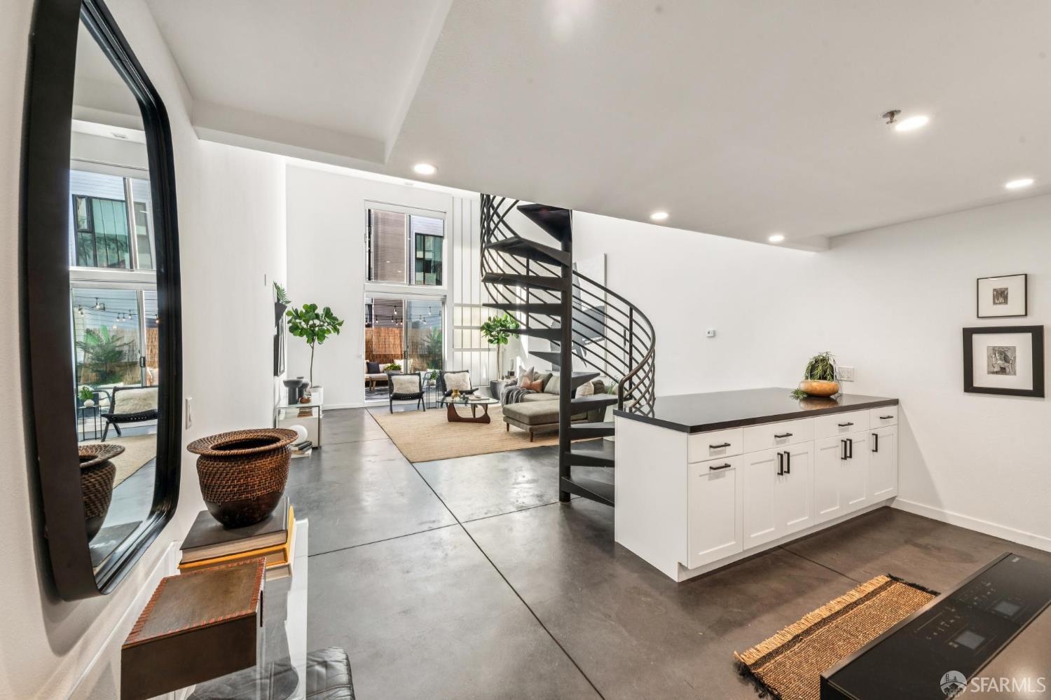 Detail Gallery Image 2 of 46 For 2002 3rd St #114,  San Francisco,  CA 94107 - 1 Beds | 1/1 Baths