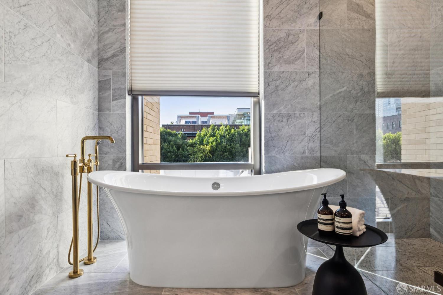 Detail Gallery Image 9 of 18 For 288 Pacific Ave 4a,  San Francisco,  CA 94111 - 2 Beds | 2/1 Baths