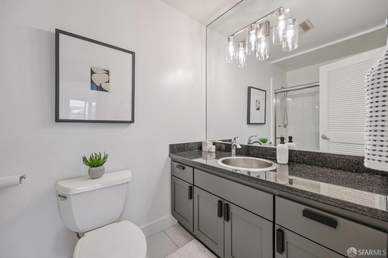 Detail Gallery Image 24 of 43 For 301 Gough St #F,  San Francisco,  CA 94102 - 2 Beds | 2 Baths