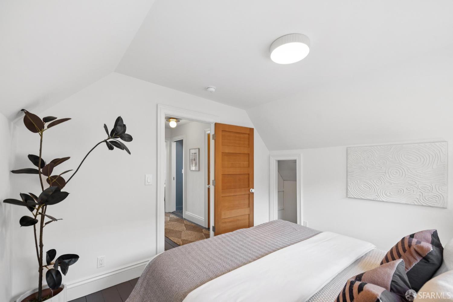 Detail Gallery Image 31 of 75 For 570 Precita Ave, San Francisco,  CA 94110 - 4 Beds | 2/1 Baths