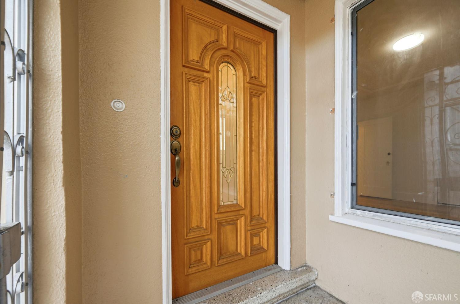 Detail Gallery Image 3 of 30 For 112 Ellington Ave, San Francisco,  CA 94112 - 2 Beds | 1 Baths