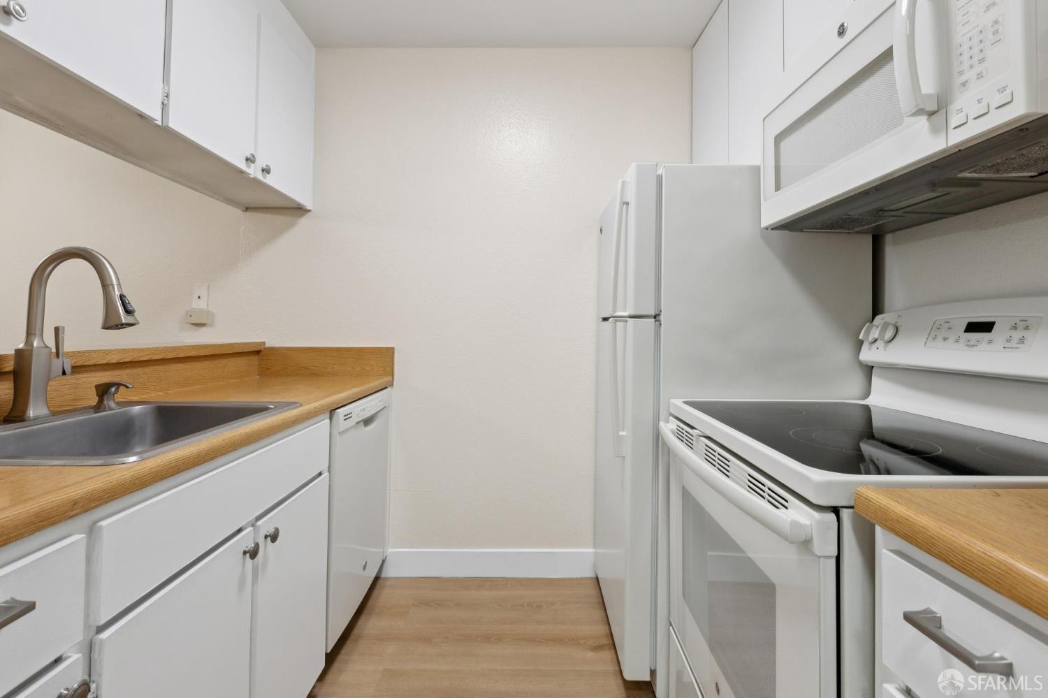 Detail Gallery Image 4 of 36 For 4124 Shelter Creek Ln, San Bruno,  CA 94066 - 0 Beds | 1 Baths