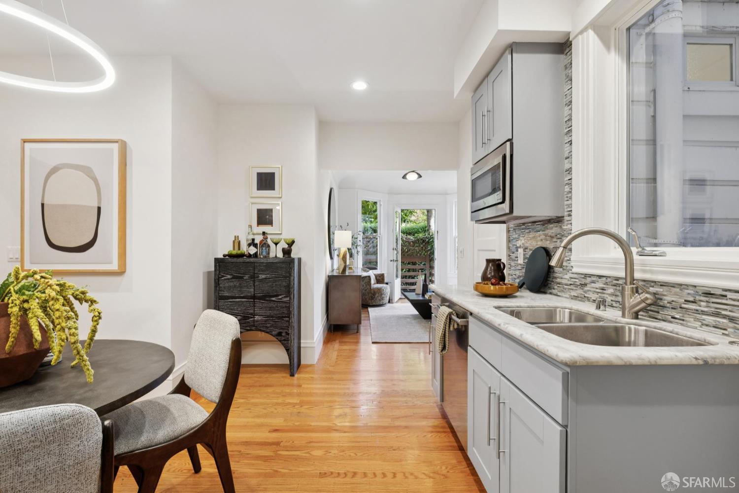 Detail Gallery Image 31 of 65 For 221 Noe St #3,  San Francisco,  CA 94114 - 1 Beds | 1 Baths