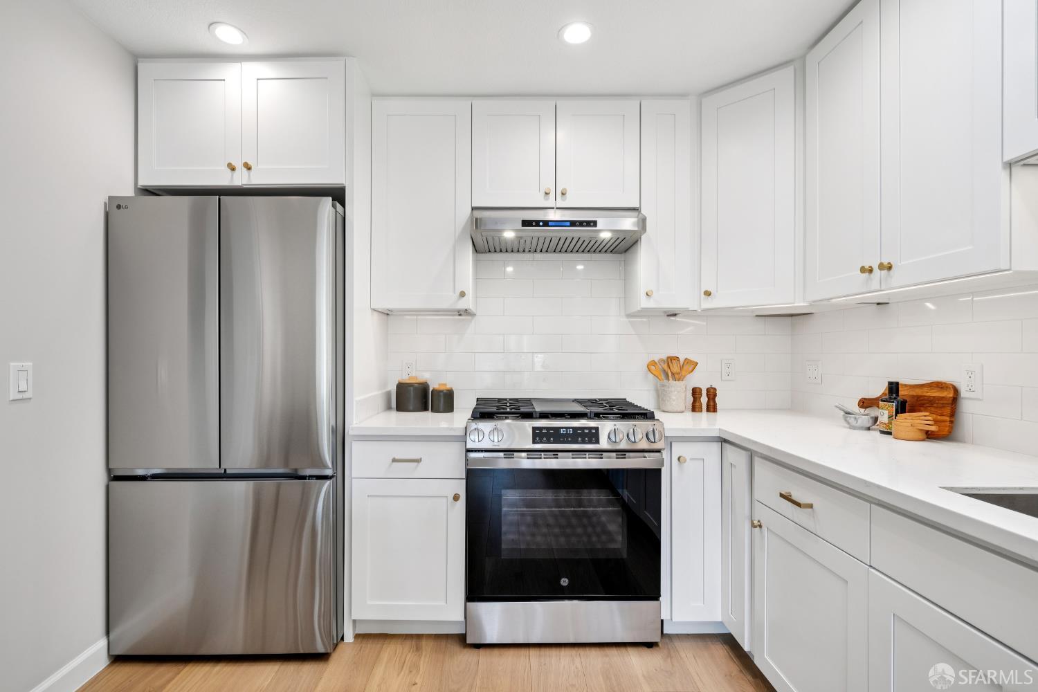 Photo #15: 426094047 Listing: Photo #15