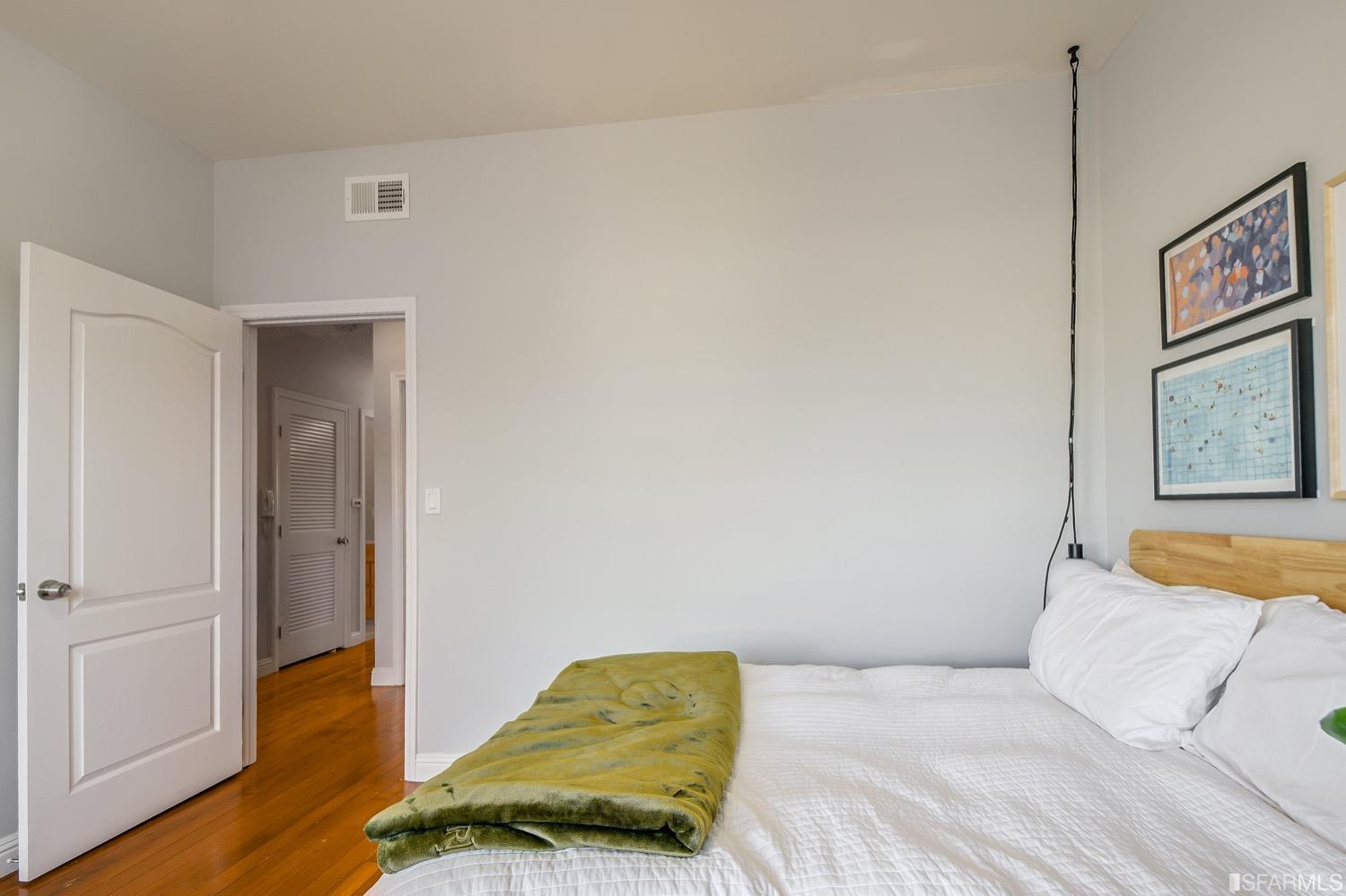 Detail Gallery Image 14 of 28 For 241 14th St, San Francisco,  CA 94103 - 2 Beds | 1 Baths