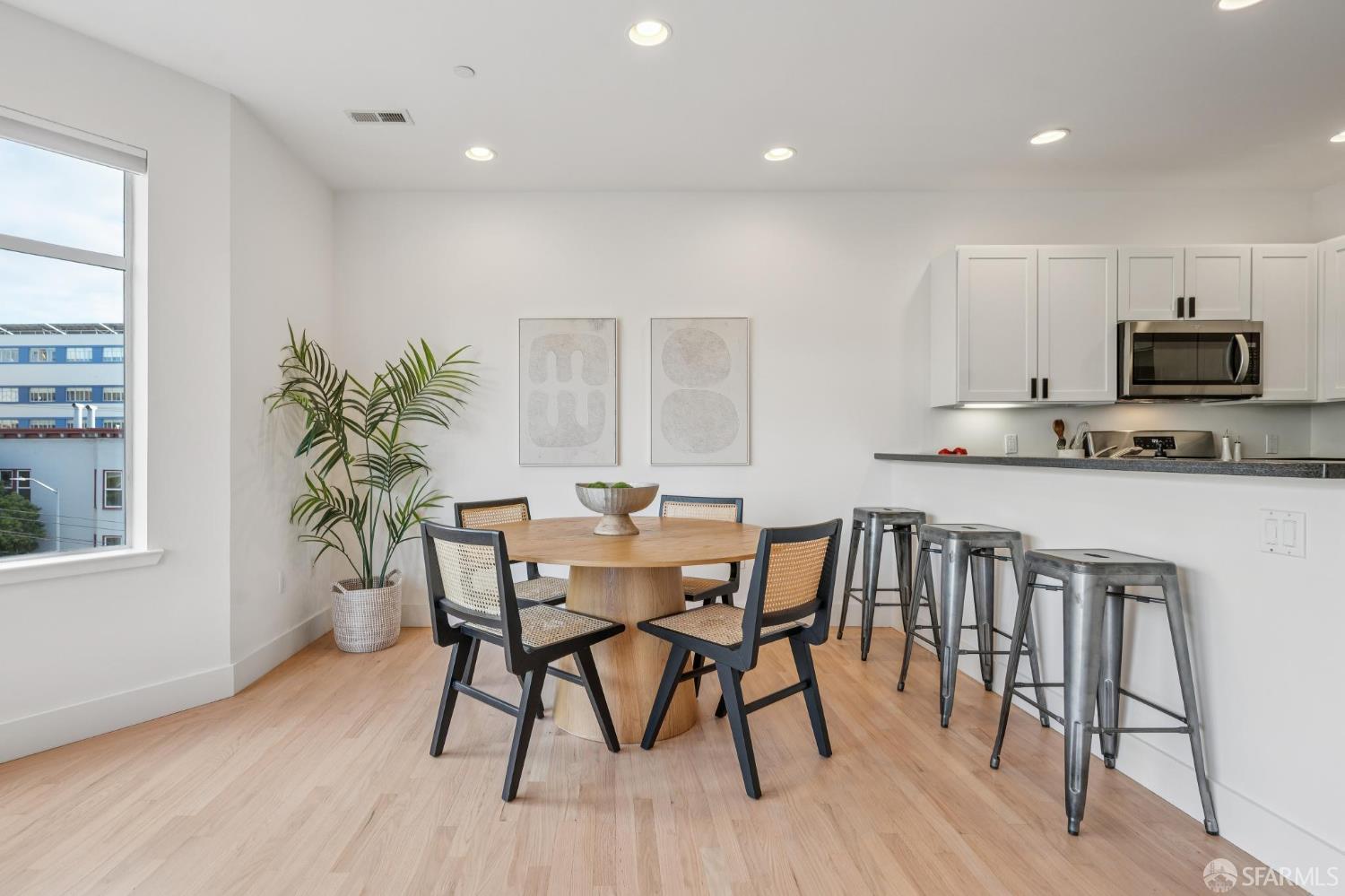 Detail Gallery Image 10 of 43 For 301 Gough St #F,  San Francisco,  CA 94102 - 2 Beds | 2 Baths