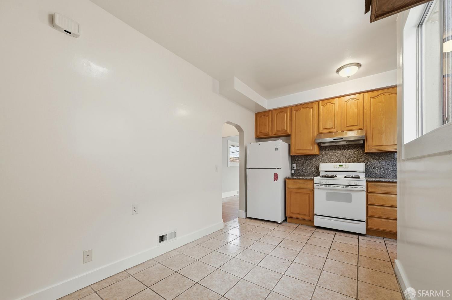 Detail Gallery Image 14 of 30 For 112 Ellington Ave, San Francisco,  CA 94112 - 2 Beds | 1 Baths