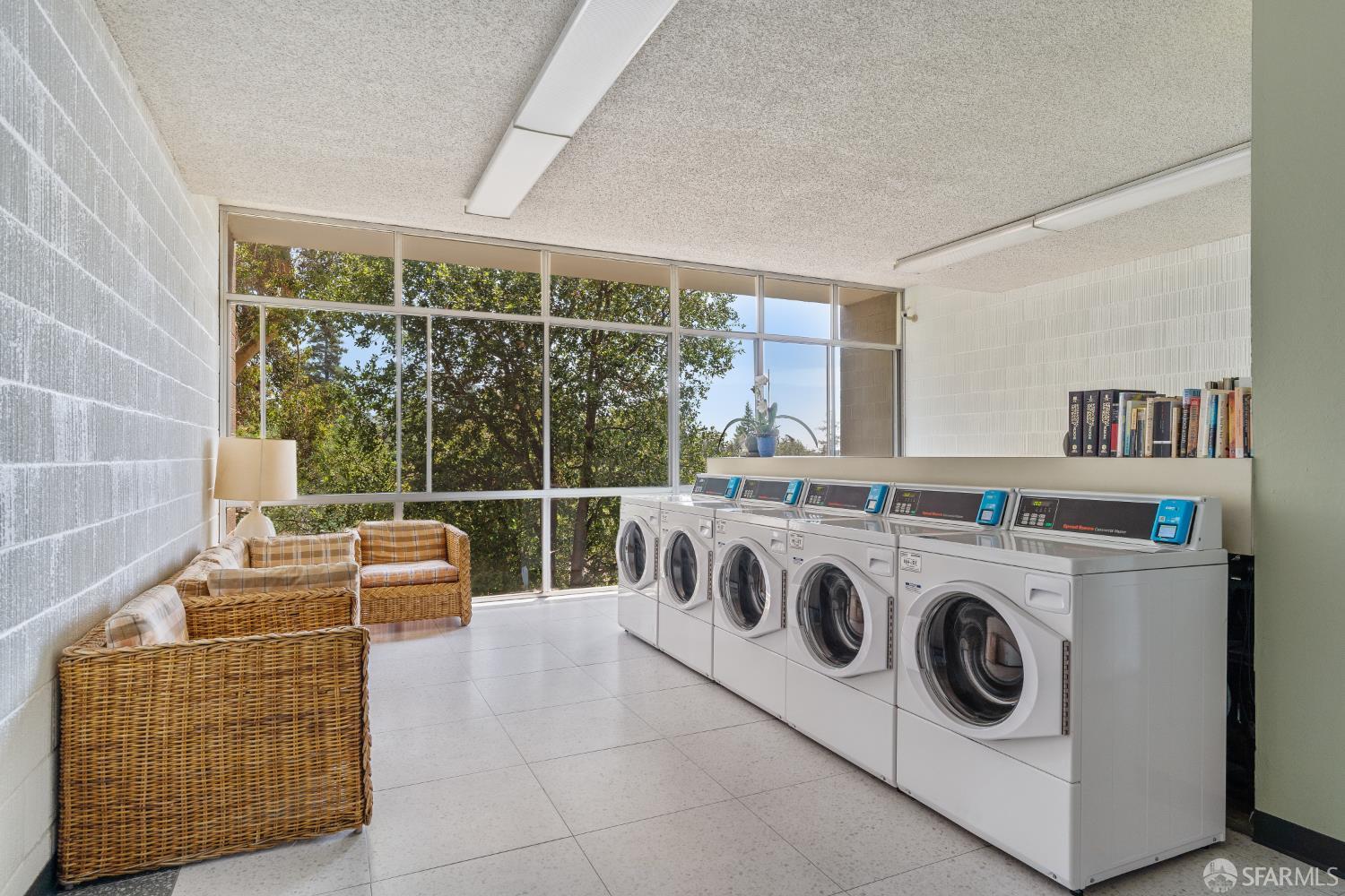 Detail Gallery Image 11 of 11 For 1 Kelton Ct 9a,  Oakland,  CA 94611 - 1 Beds | 1 Baths