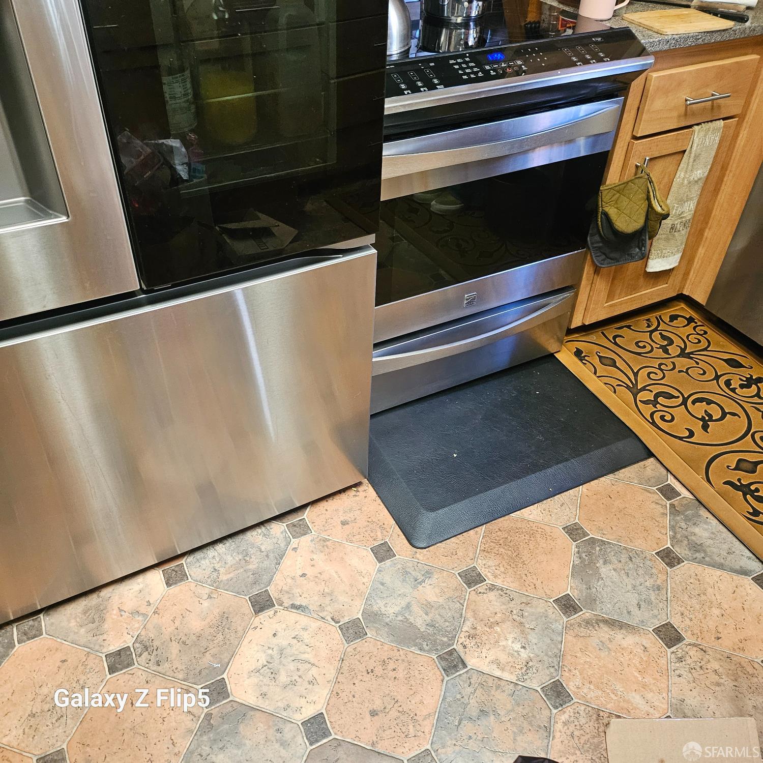 Detail Gallery Image 8 of 9 For 929 Constitution Dr, Foster City,  CA 94404 - 3 Beds | 2 Baths