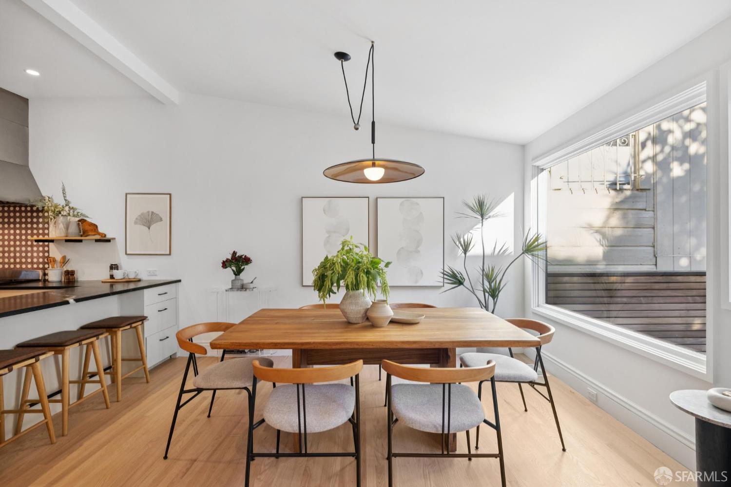 Detail Gallery Image 6 of 75 For 570 Precita Ave, San Francisco,  CA 94110 - 4 Beds | 2/1 Baths