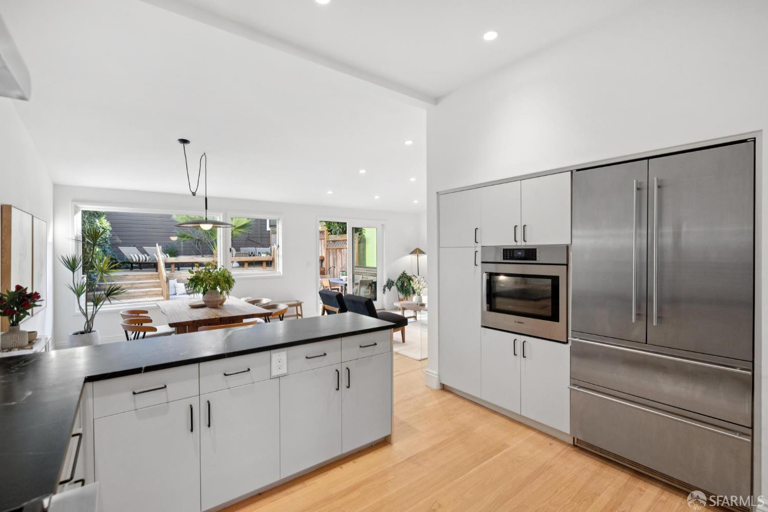 Detail Gallery Image 19 of 75 For 570 Precita Ave, San Francisco,  CA 94110 - 4 Beds | 2/1 Baths