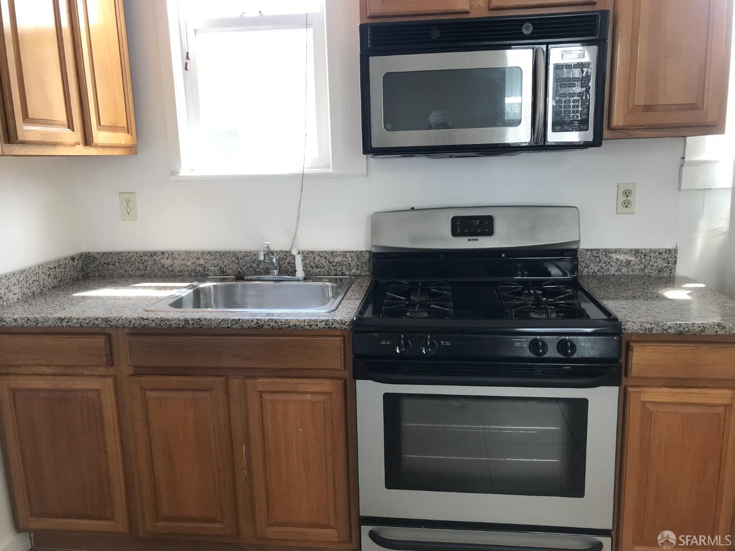 Detail Gallery Image 7 of 29 For 106 Sadowa St, San Francisco,  CA 94112 - – Beds | – Baths