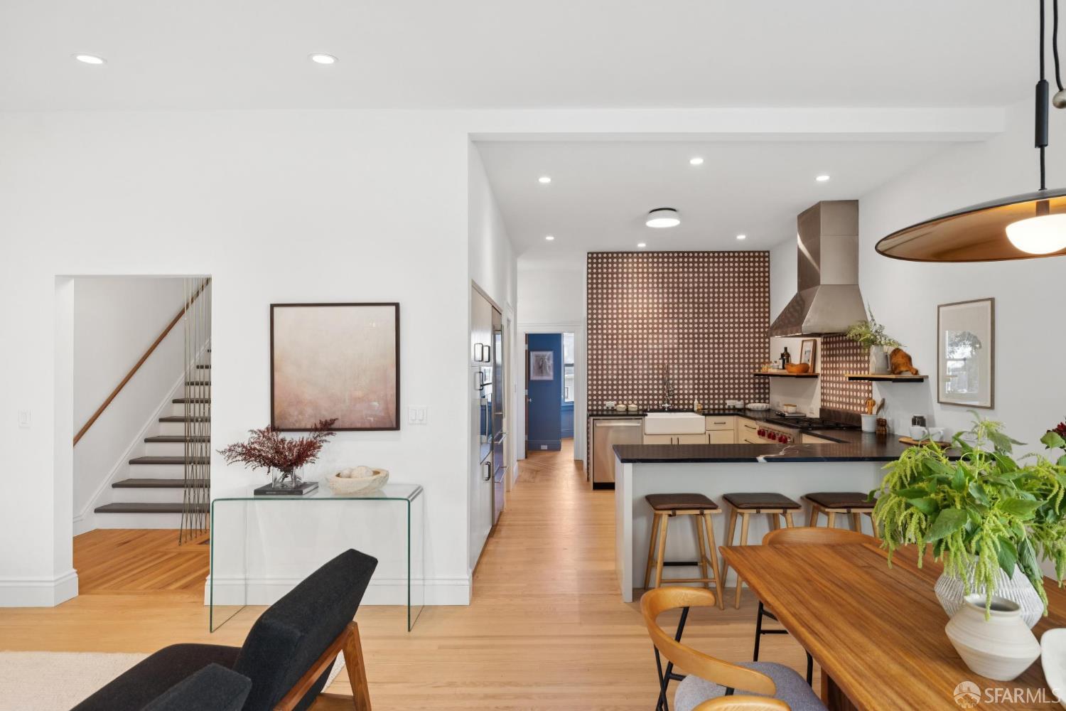 Detail Gallery Image 11 of 75 For 570 Precita Ave, San Francisco,  CA 94110 - 4 Beds | 2/1 Baths