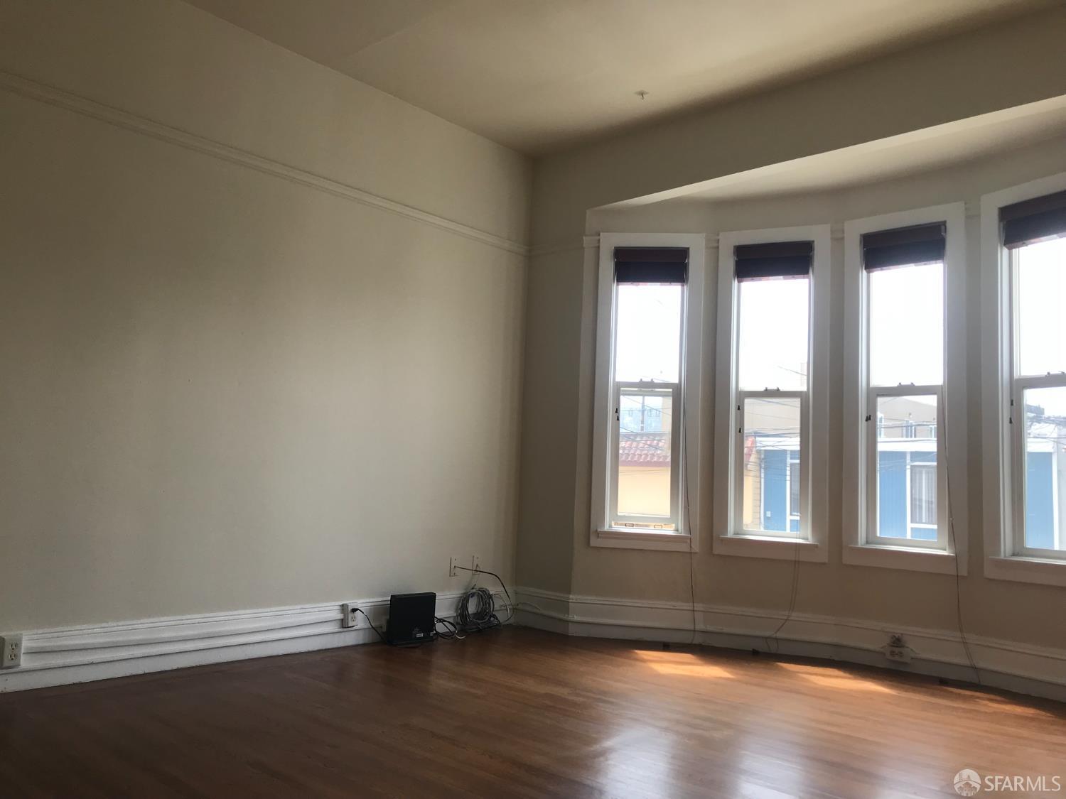 Detail Gallery Image 4 of 29 For 106 Sadowa St, San Francisco,  CA 94112 - – Beds | – Baths