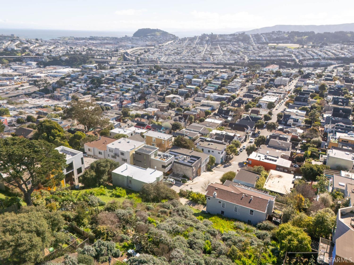 Detail Gallery Image 23 of 29 For 495 Chapman St, San Francisco,  CA 94110 - 4 Beds | 3 Baths