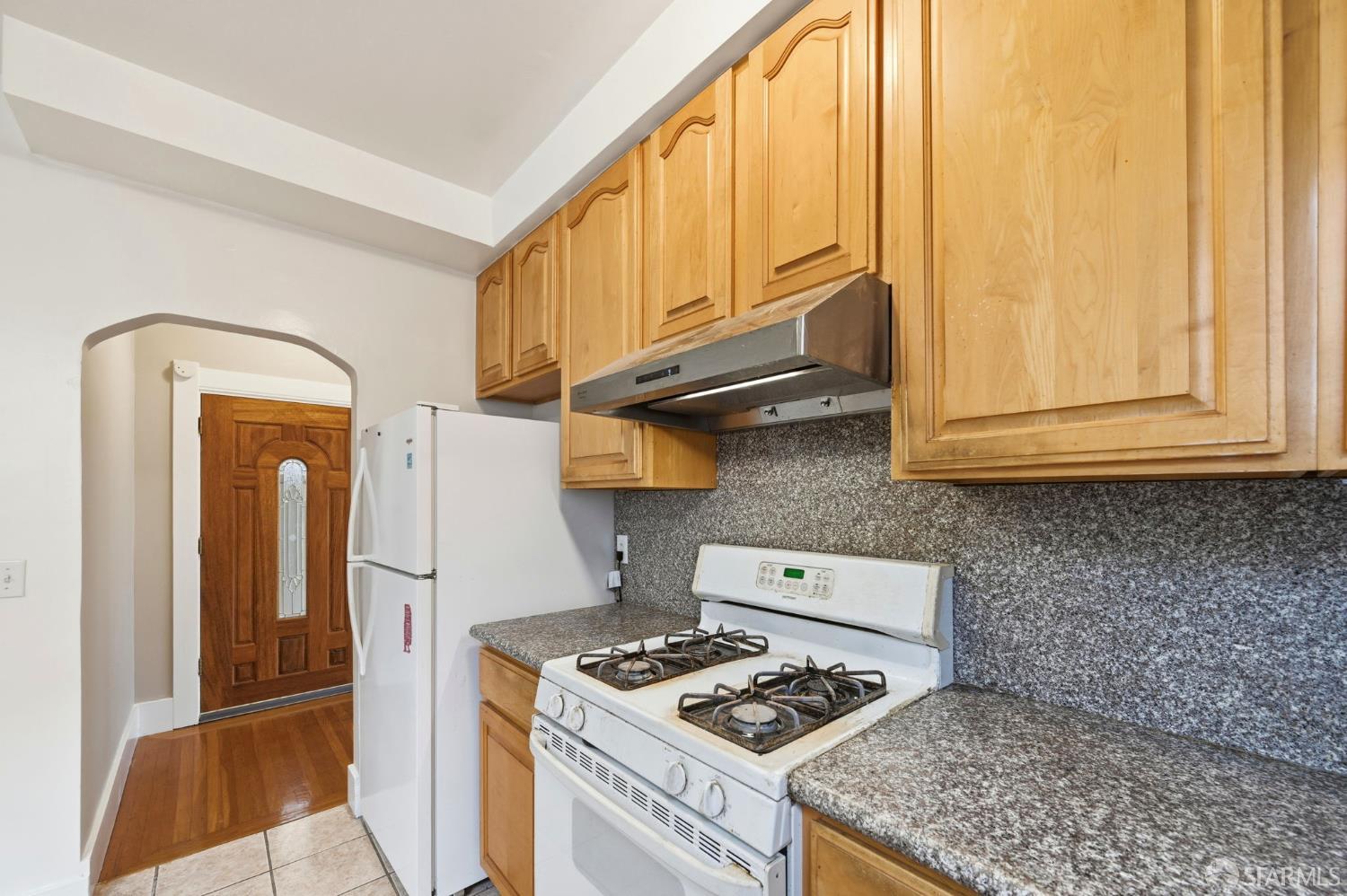 Detail Gallery Image 12 of 30 For 112 Ellington Ave, San Francisco,  CA 94112 - 2 Beds | 1 Baths