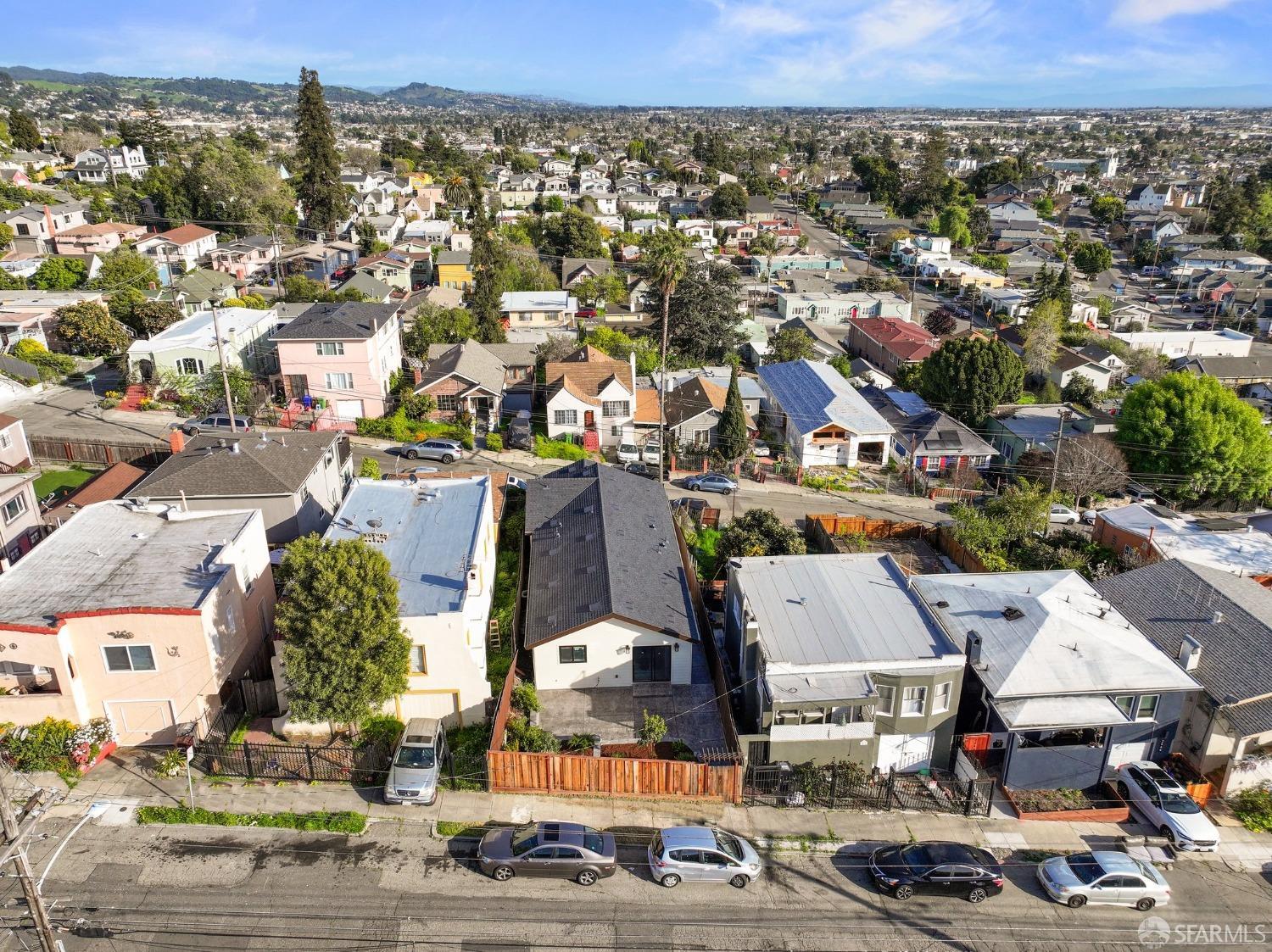 Detail Gallery Image 53 of 55 For 2469 Potter St, Oakland,  CA 94601 - 3 Beds | 4/1 Baths