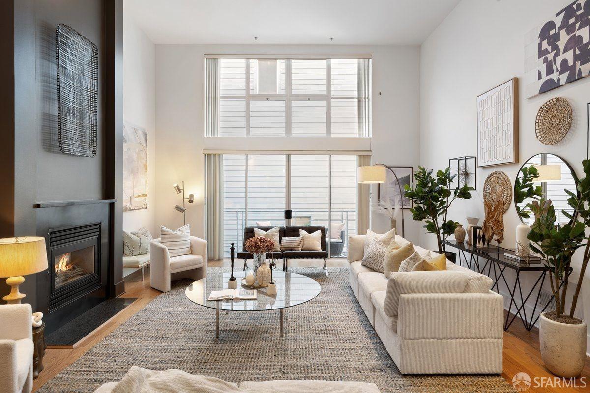 Photo #5: 425093289 Listing: Photo #5