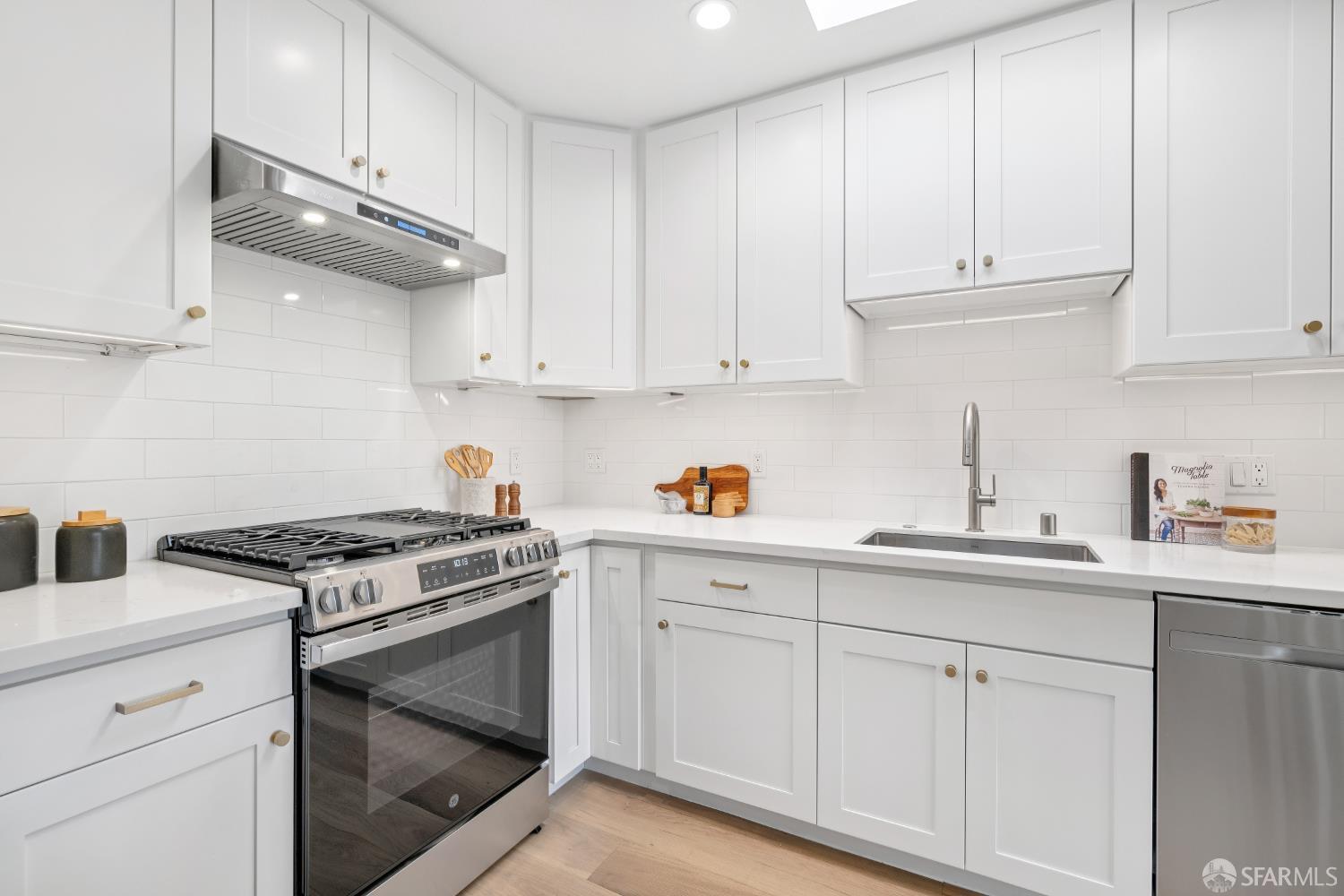 Photo #13: 426094047 Listing: Photo #13