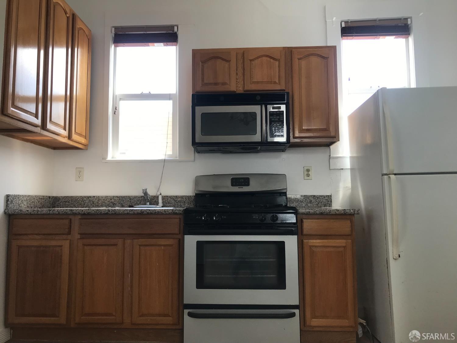 Detail Gallery Image 8 of 29 For 106 Sadowa St, San Francisco,  CA 94112 - – Beds | – Baths