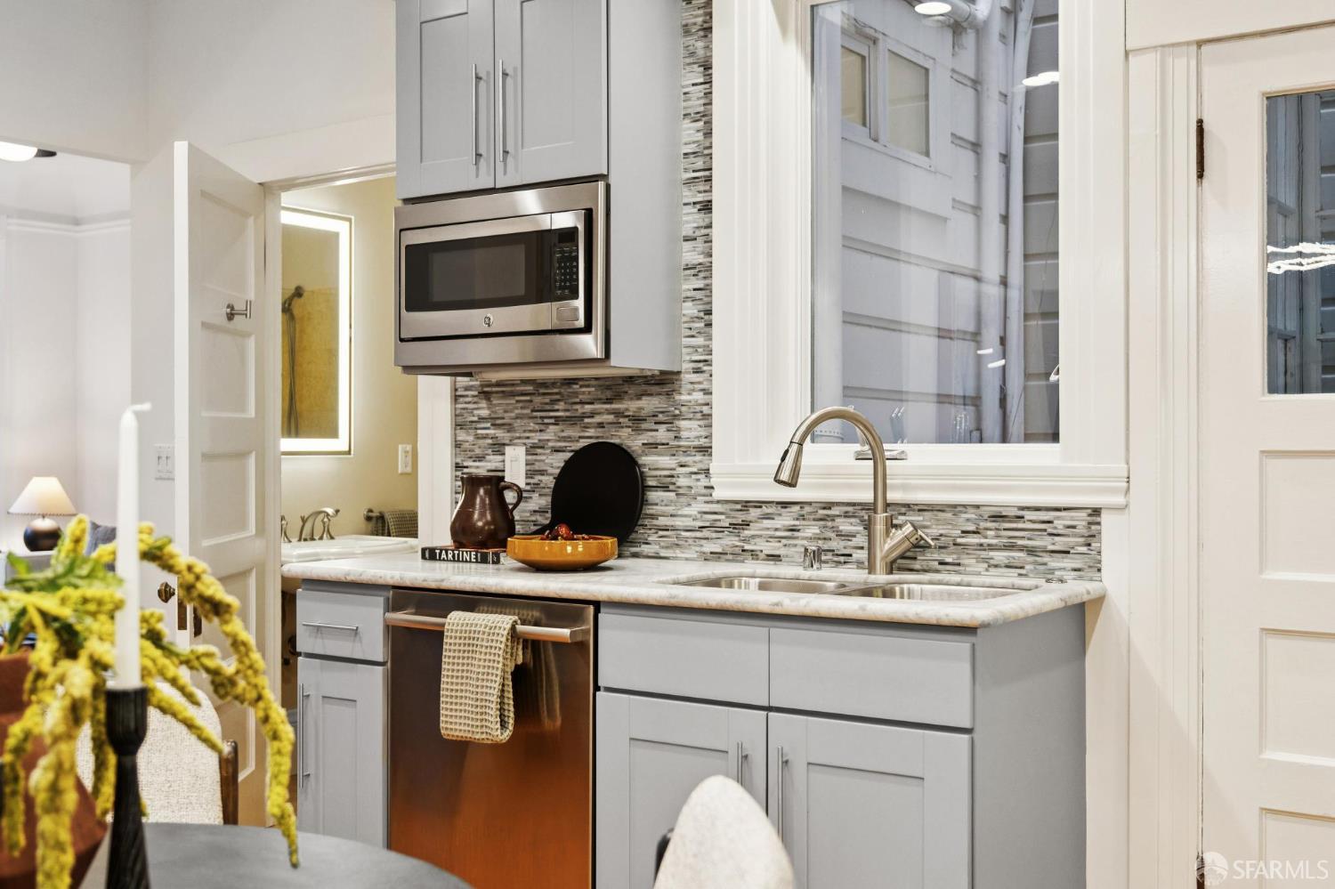 Detail Gallery Image 32 of 65 For 221 Noe St #3,  San Francisco,  CA 94114 - 1 Beds | 1 Baths