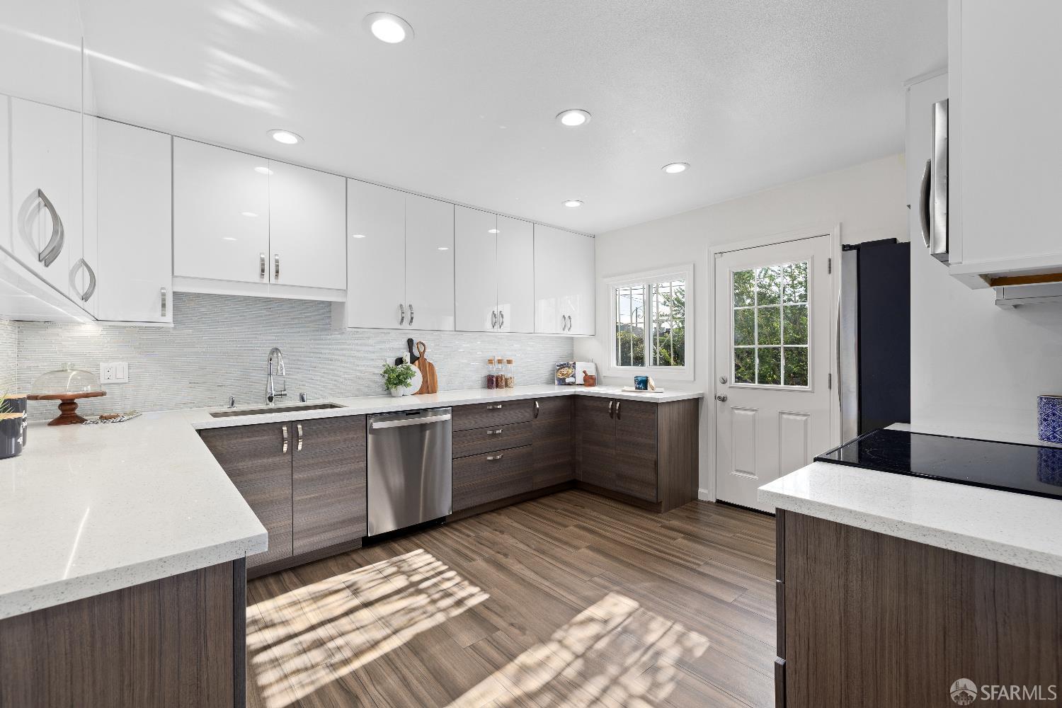 Detail Gallery Image 12 of 44 For 30 Constanso Way, San Francisco,  CA 94132 - 5 Beds | 4 Baths